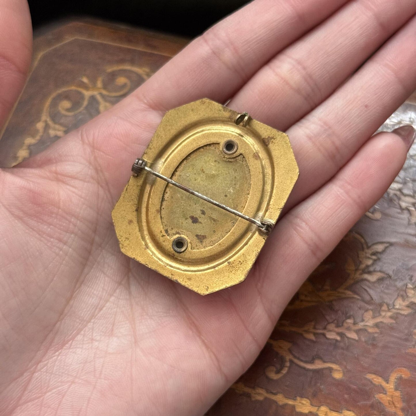 Vintage Brass Metal Gold tone Cameo Brooch