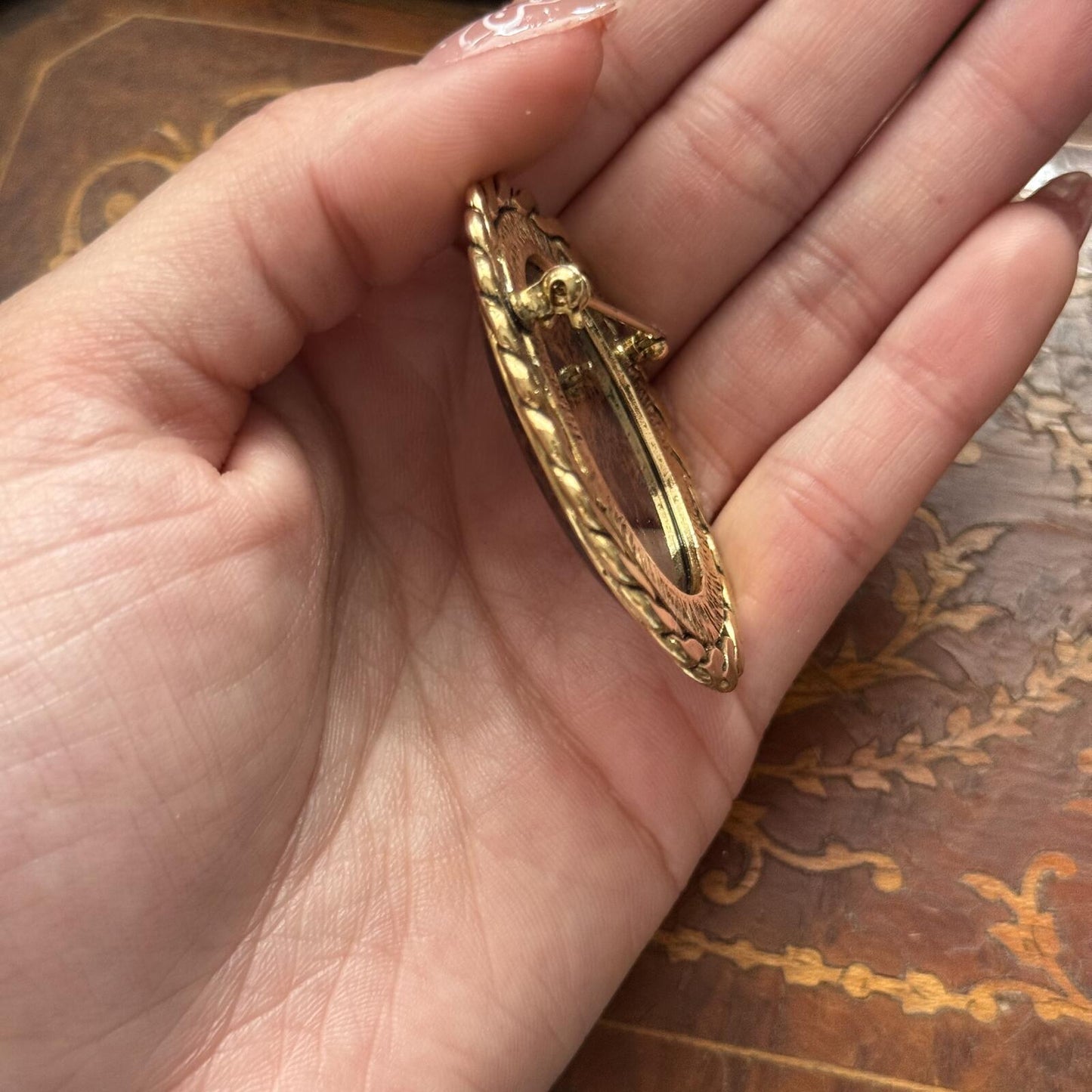 Vintage Gold tone & Brown faux Stone Glass Brooch