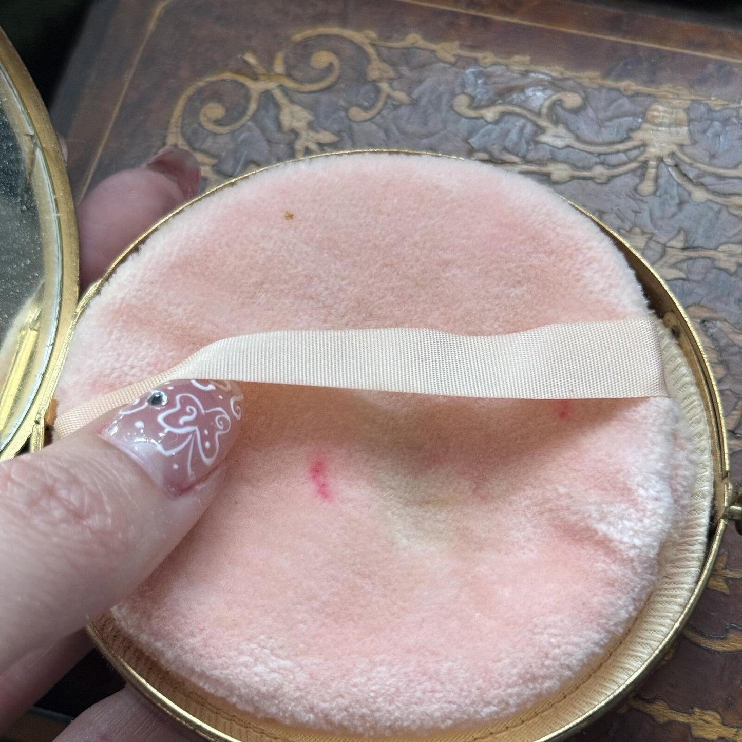 Vintage Art Nouveau Gold Tone Compact with Mirror