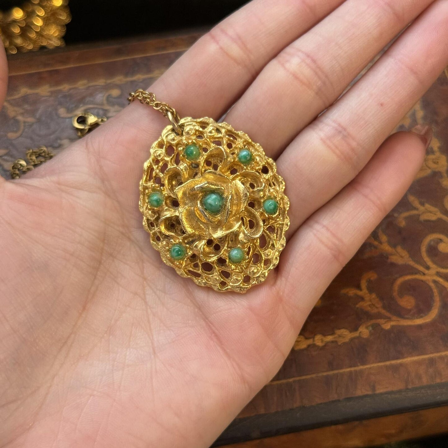 Vintage Gold tone Ornate Rose & green Stones Pendant Necklace