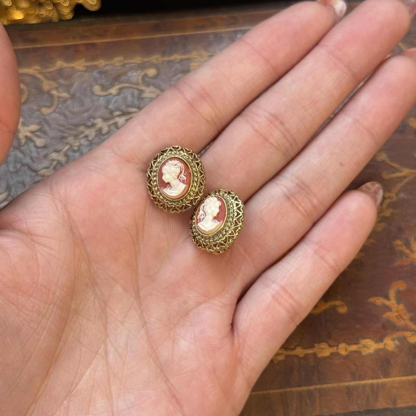 Vintage Cameo 1928 clip on Earrings