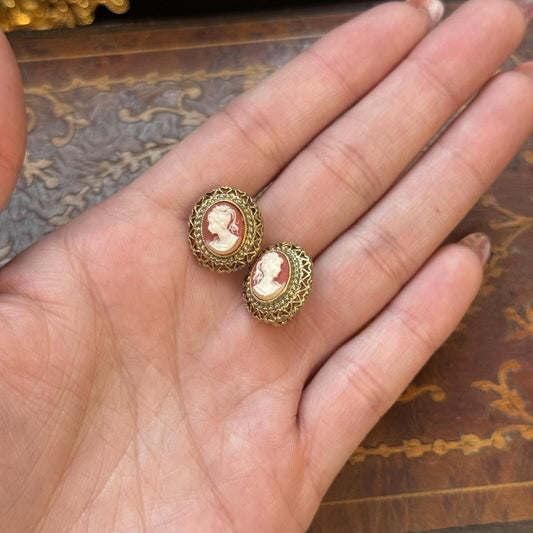 Vintage Cameo 1928 clip on Earrings