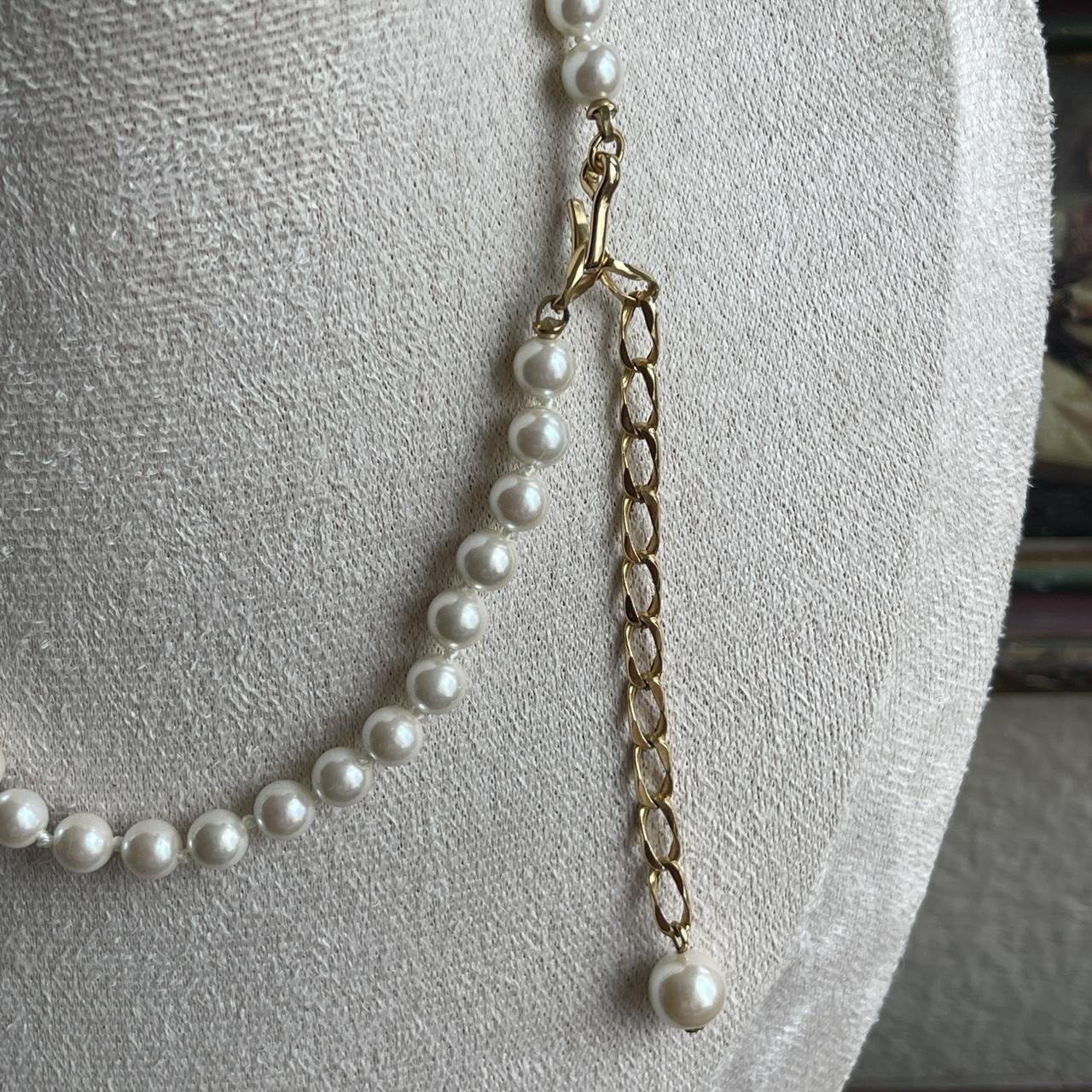 Vintage faux peal & rhinestone necklace