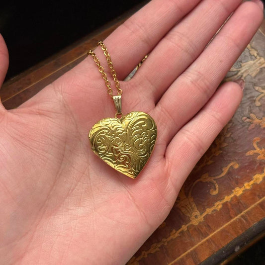 Vintage Style Gold Tone Detailed Heart Locket Necklace