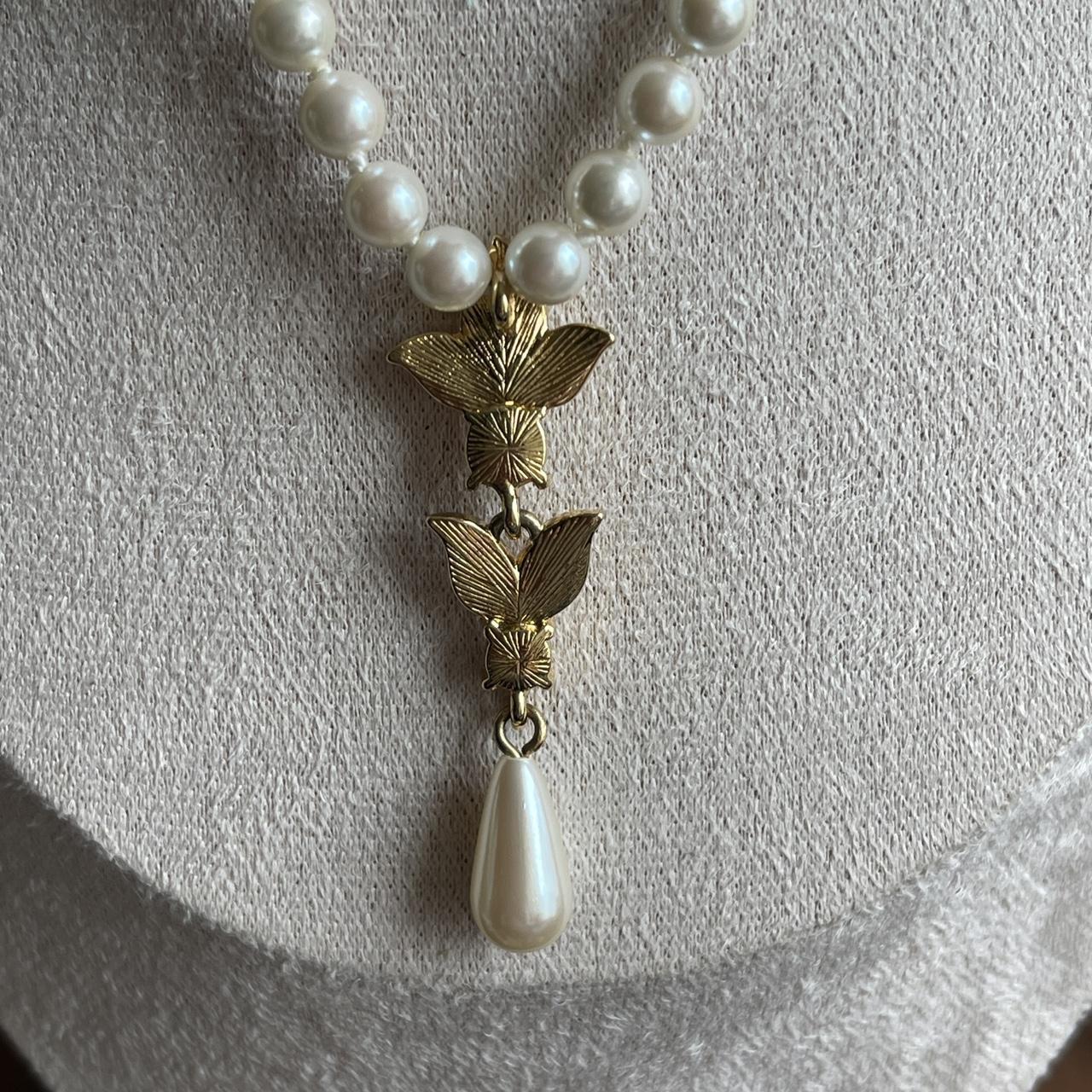 Vintage faux peal & rhinestone necklace