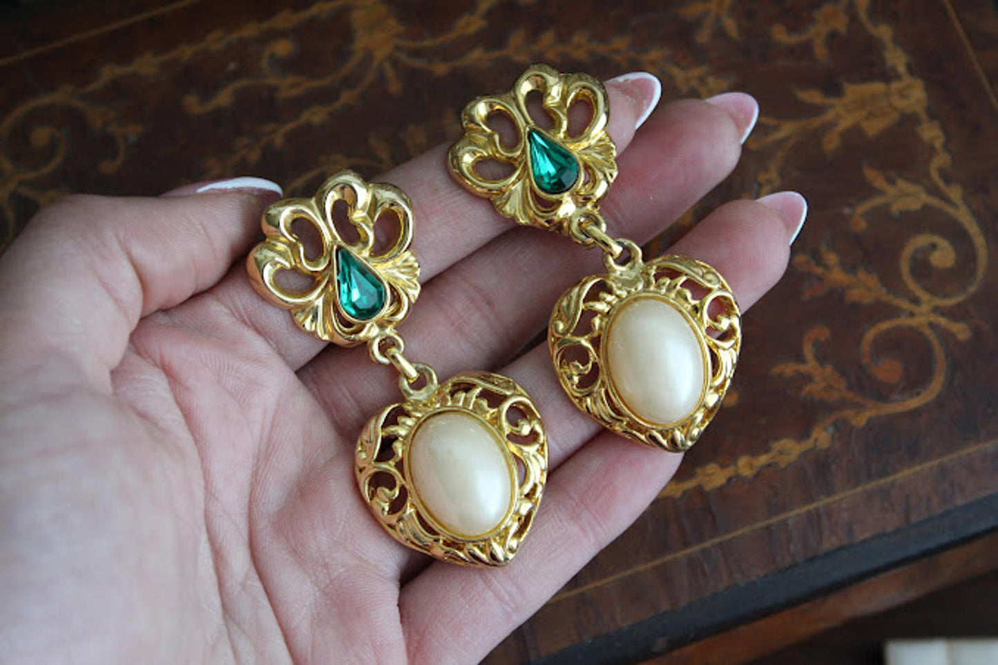 Vintage Ornate Green & Faux Pearl Gold Tone Clip on Earrings