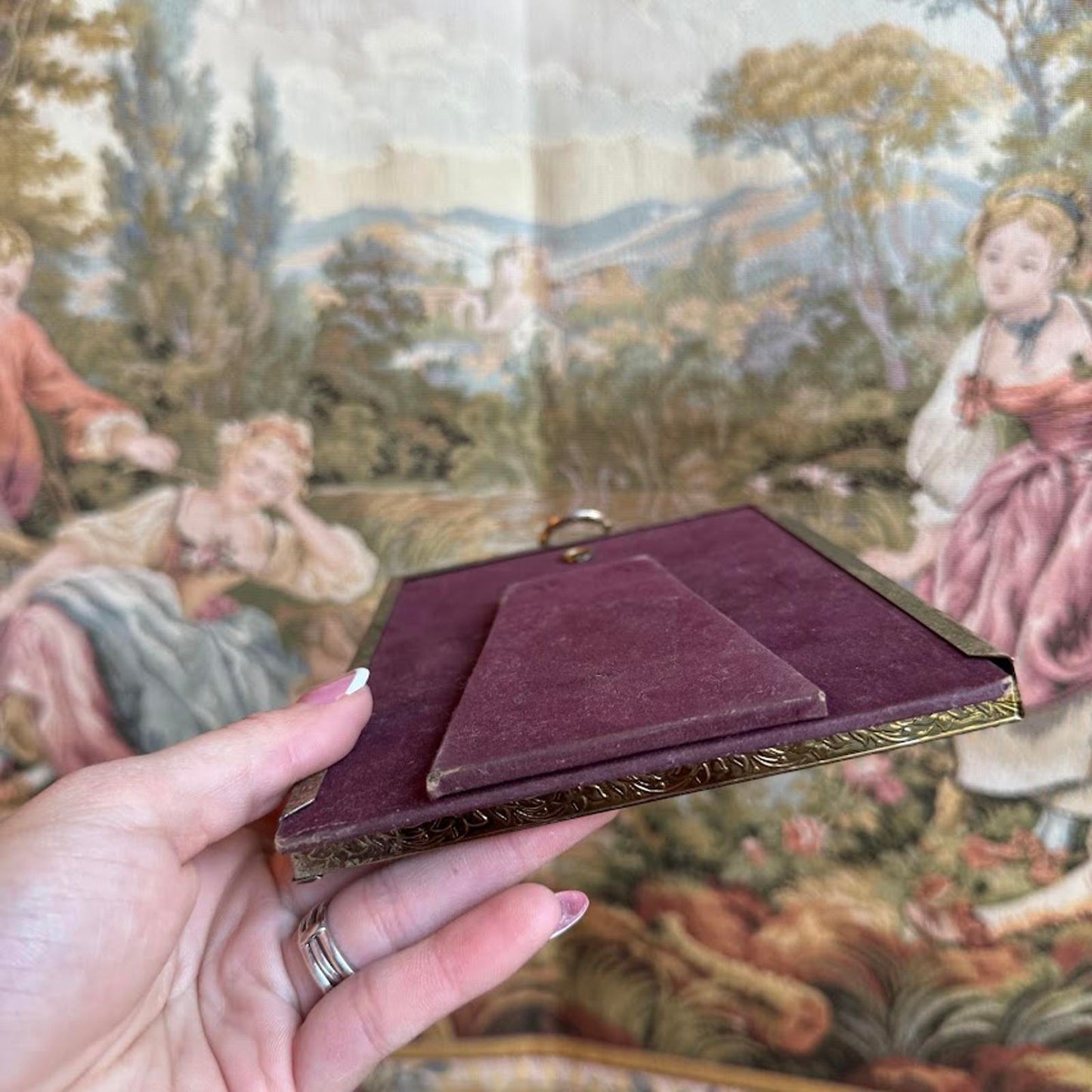 Vintage gold-toned metal multi-photo picture frame