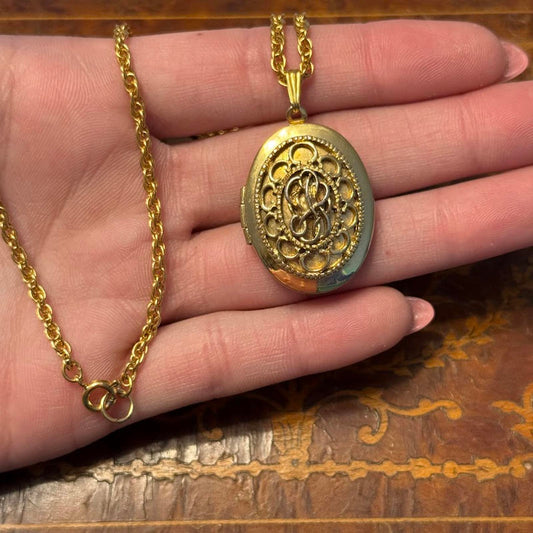 Vintage Sarah Coventry Oval gold locket