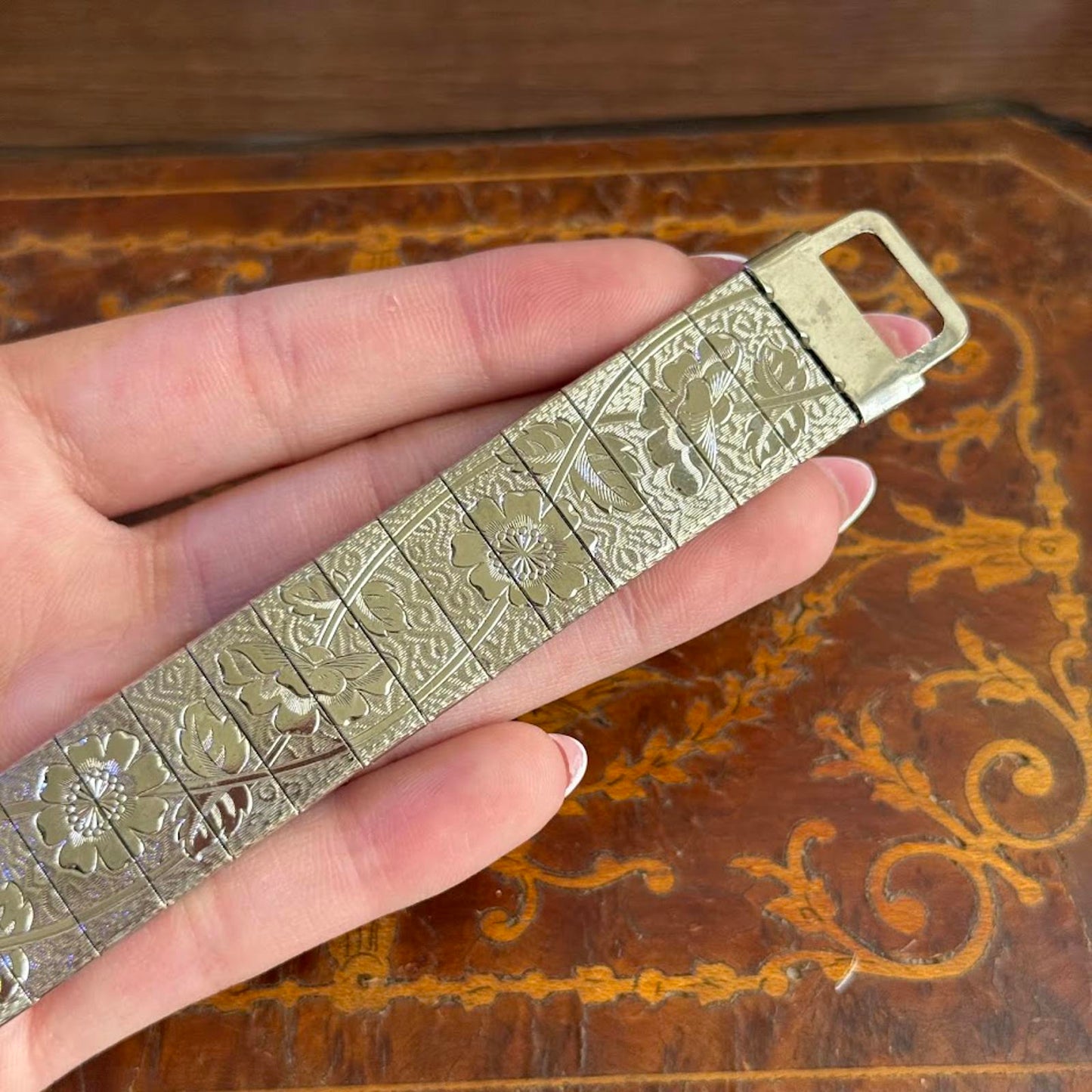 Vintage Silvertone Engraved Flowers Underlay Mesh Bracelet