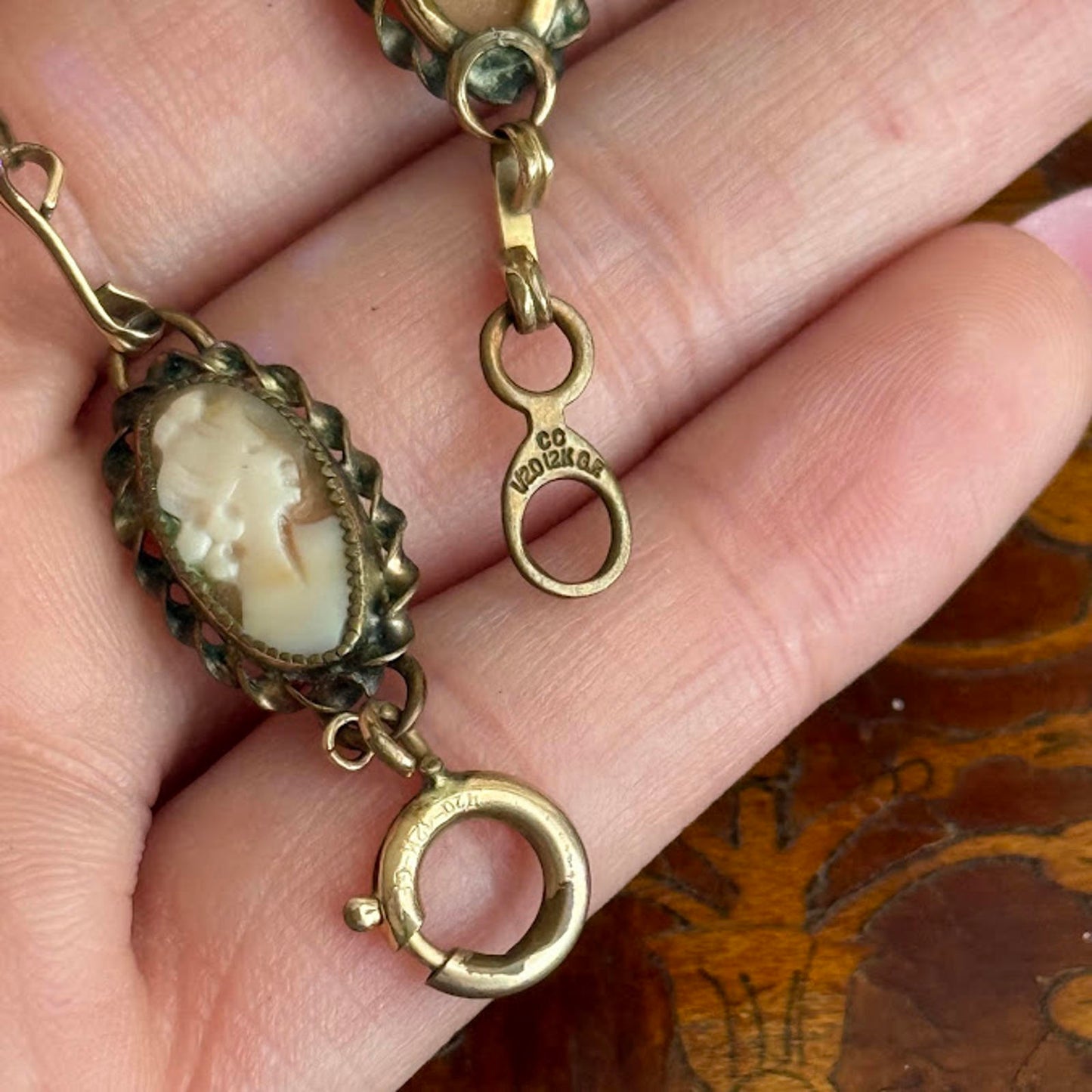 Vintage Cameo Bracelet  12KGE Gold Filled Carved Shell Bracelet