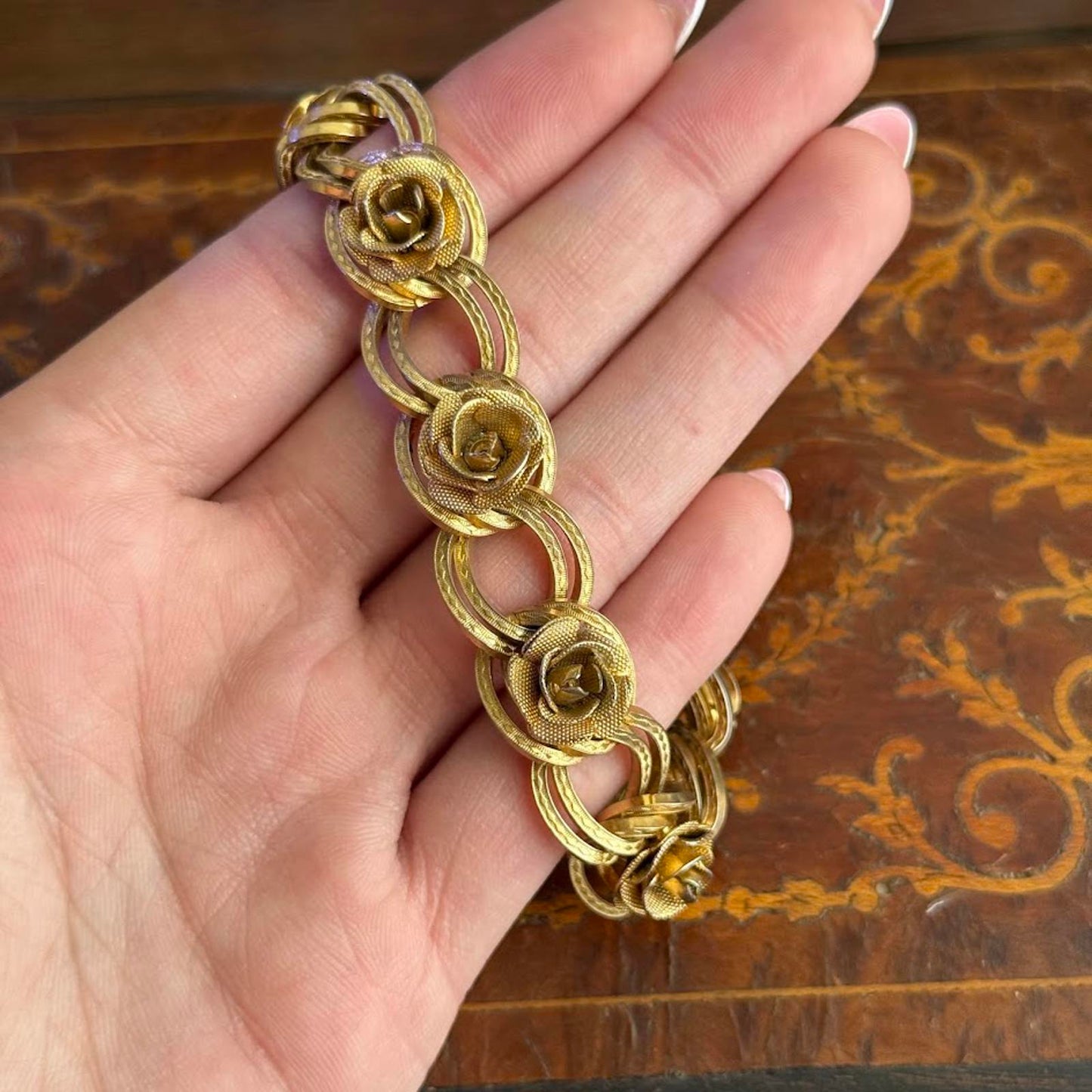 Vintage Gold Tone 3D Roses Link Bracelet