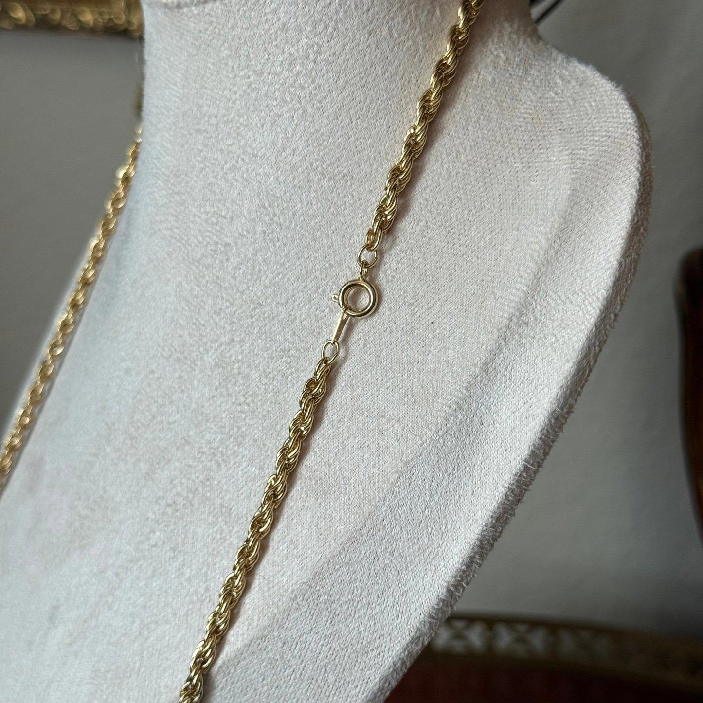 Vintage faux cameo gold tone necklace