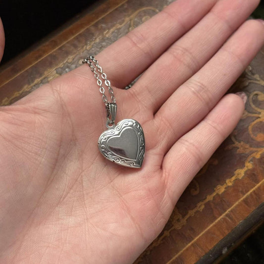 Vintage Style Mini Silver Tone Detailed Heart Locket Necklace