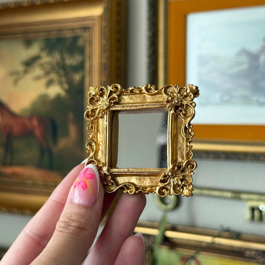 Vintage Style Resin Ornate Mini Mirror Magnet